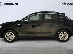 Svart Begagnad 2022 VW T-Roc Life SUV | 209 900 kr (Marknadspris)