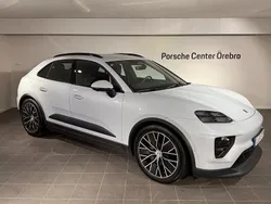 Ljusgrå Begagnad 2024 Porsche Macan SUV | 979 000 kr (Marknadspris)