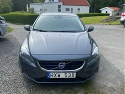 Grå Begagnad 2013 Volvo V40 Momentum Kombi | 79 000 kr (Bra pris)