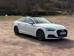 Vit Begagnad 2021 Audi A5 Sportback Comfort Halvkombi | 334 950 kr (Marknadspris)