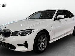 Vit Begagnad 2020 BMW 330e Sport Line Sedan | 279 900 kr (Marknadspris)