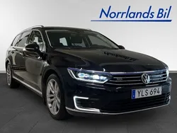 Svart (deep black pearl) Begagnad 2017 VW Passat GTE Kombi | 179 000 kr (Lite dyr)
