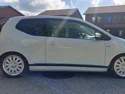 Vit Begagnad 2012 VW up! Highline Halvkombi | 39 500 kr (Marknadspris)