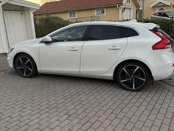 Vit Begagnad 2014 Volvo V40 R-Design Kombi | 120 000 kr (Marknadspris)