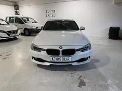 Vit Begagnad 2012 BMW 320 Sedan | 139 900 kr (Marknadspris)