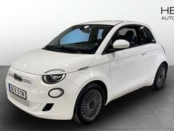 Svart Begagnad 2022 Fiat 500e Icon Halvkombi | 209 900 kr (Marknadspris)