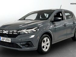 Grå (grey) Begagnad 2024 Dacia Sandero Essentiel Halvkombi | 154 900 kr (Marknadspris)