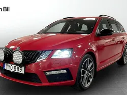 Röd (velvet red metallic) Begagnad 2017 Skoda Octavia RS Kombi | 159 000 kr (Marknadspris)