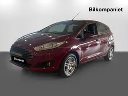 Röd Begagnad 2015 Ford Fiesta Titanium Halvkombi | 99 000 kr (Marknadspris)