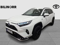 Vit Begagnad 2023 Toyota RAV4 Edition SUV | 469 900 kr (Marknadspris)