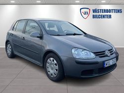 Mörkgrå (grå) Begagnad 2005 VW Golf IV Trendline Halvkombi | 43 000 kr (Lite dyr)