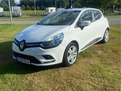 Vit Begagnad 2018 Renault Clio IV Zen Halvkombi | 79 900 kr (Marknadspris)