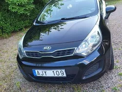 Svart Begagnad 2014 Kia Rio Halvkombi | 67 500 kr (Marknadspris)