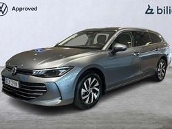 Mörkgrå Begagnad 2024 VW Passat Business Kombi | 359 500 kr (Dyr)