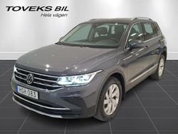 Grå Begagnad 2022 VW Tiguan Elegance SUV | 309 900 kr (Bra pris)