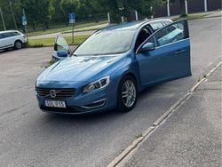 Begagnad 2015 Volvo V60 Momentum Kombi | 130 000 kr