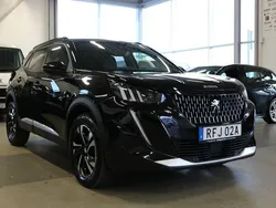 Svart Begagnad 2023 Peugeot 2008 GT SUV | 244 900 kr (Marknadspris)