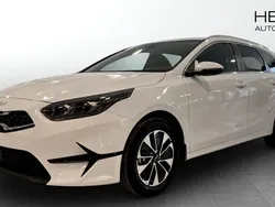 Vit (white) Ny 2025 Kia Ceed Sportswagon Advance Kombi | 339 900 kr (Dyr)