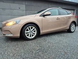 Ljusbrun Begagnad 2016 Volvo V40 Kombi | 149 900 kr (Marknadspris)
