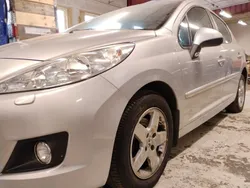 Grå Begagnad 2011 Peugeot 207 Halvkombi | 21 000 kr (Superpris)