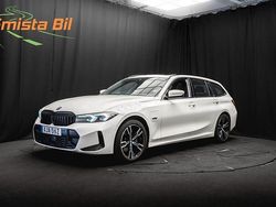 Vit Begagnad 2023 BMW 330 M Sport Kombi | 359 900 kr