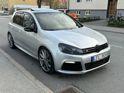 Silver Begagnad 2011 VW Golf VI R Halvkombi | 160 000 kr (Lite dyr)