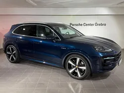 Blå Begagnad 2024 Porsche Cayenne S E-Hybrid SUV | 1 449 000 kr (Marknadspris)