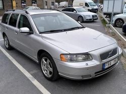 Grå Begagnad 2007 Volvo V70 Momentum Kombi | 52 000 kr (Dyr)