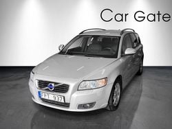 Ljusgrå (grå) Begagnad 2011 Volvo V50 Momentum Kombi | 94 900 kr (Lite dyr)
