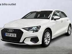 Vit Begagnad 2022 Audi A3 Proline Sedan | 249 900 kr (Bra pris)