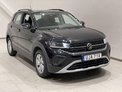 Svart (deep black pearl) Begagnad 2024 VW T-Cross Life SUV | 239 900 kr (Marknadspris)