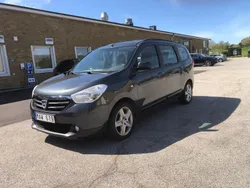 Mörkgrå (grå) Begagnad 2013 Dacia Lodgy Minibuss | 59 000 kr (Marknadspris)