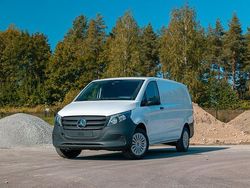 Vit Ny 2025 Mercedes Vito Minibuss | 598 750 kr (Bra pris)