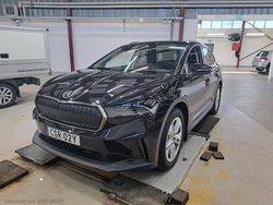 Svart Begagnad 2022 Skoda Enyaq iV SUV | 399 900 kr (Marknadspris)