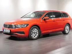 Röd Begagnad 2020 VW Passat Business Kombi | 269 900 kr (Marknadspris)