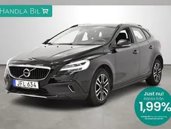 Svart Begagnad 2018 Volvo V40 CC Momentum Kombi | 179 900 kr (Marknadspris)