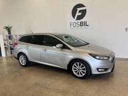 Grå Begagnad 2015 Ford Focus Titanium Kombi | 104 900 kr (Marknadspris)