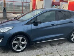 Blå Begagnad 2019 Ford Fiesta Active Halvkombi | 128 000 kr (Marknadspris)