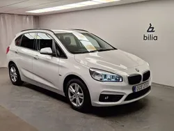 Vit Begagnad 2016 BMW 218 Active Tourer Sport Line Minibuss | 134 900 kr (Lite dyr)