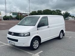 Vit Begagnad 2015 VW T5 Van | 96 900 kr (Marknadspris)
