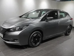 Grå (dark metal grey) Begagnad 2023 Nissan Leaf Acenta Halvkombi | 219 900 kr (Dyr)