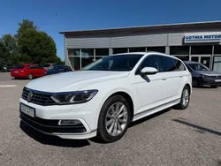 Vit Begagnad 2018 VW Passat R-line Kombi | 174 900 kr (Marknadspris)