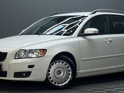 Vit Begagnad 2009 Volvo V50 Kombi | 59 900 kr (Marknadspris)