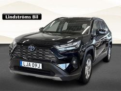Svart Begagnad 2022 Toyota RAV4 Hybrid Executive SUV | 349 000 kr (Marknadspris)