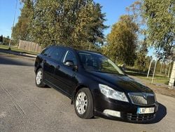 Svart Begagnad 2013 Skoda Octavia Elegance Kombi | 68 900 kr (Bra pris)