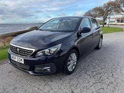 Mörkblå Begagnad 2019 Peugeot 308 Allure Halvkombi | 149 000 kr (Marknadspris)