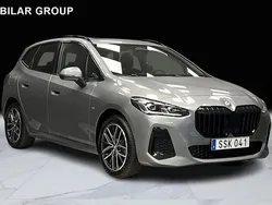 Grå Begagnad 2023 BMW 225 Active Tourer M Sport Minibuss | 429 000 kr