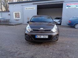 Brun Begagnad 2013 Kia Rio Halvkombi | 74 900 kr (Lite dyr)
