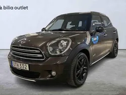 Grå Begagnad 2016 Mini Cooper D Countryman SUV | 129 900 kr