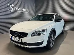 Vit Begagnad 2016 Volvo V60 CC Summum Kombi | 219 500 kr (Lite dyr)